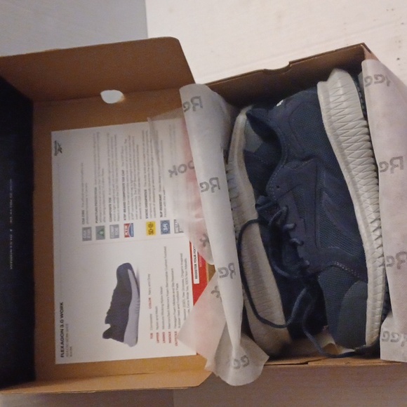 New Athletic Work Shoes - Reebok - Size 6.5 W (Men) - Picture 13 of 14